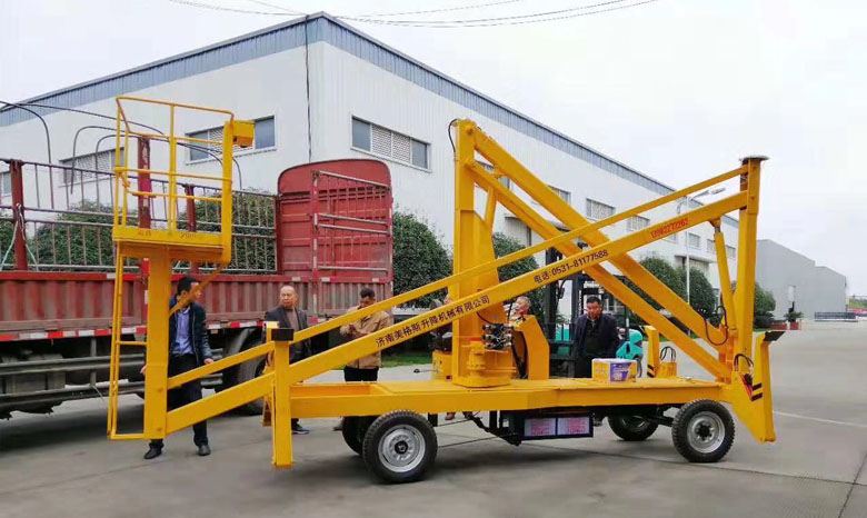 成都好迪家具居定做的14米曲臂式高空作業平臺交付使用
